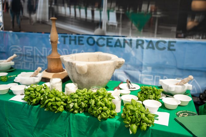 Il Campionato Mondiale di Pesto al Mortaio ritorna a Genova